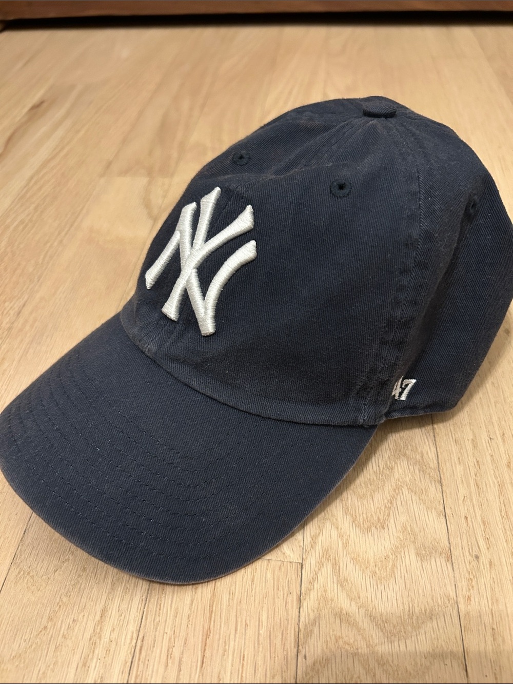 '47 Clean Up New York Yankees Adult Navy Cap with White Logo